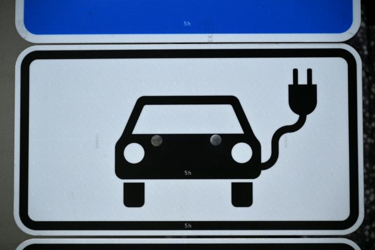 Automobile: l'électrique représentera près d'un tiers des ventes en 2026, estime l'AIE