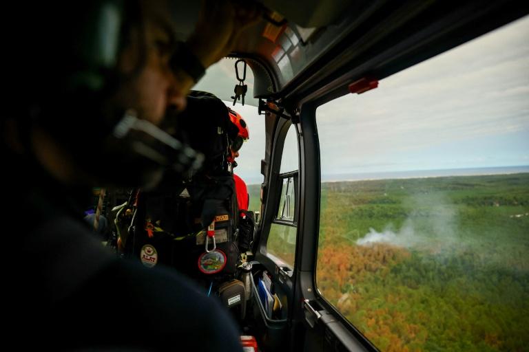 "Le plus dur, c'est de voir les maisons brûler": des pilotes de la Sécurité civile racontent leur combat contre le feu depuis les airs