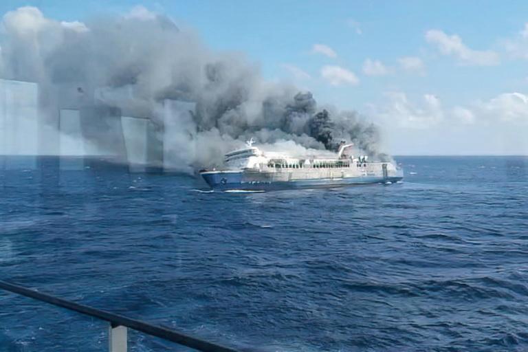 Incendie sur un ferry en Indonésie: 5 morts, 41 disparus, 225 survivants