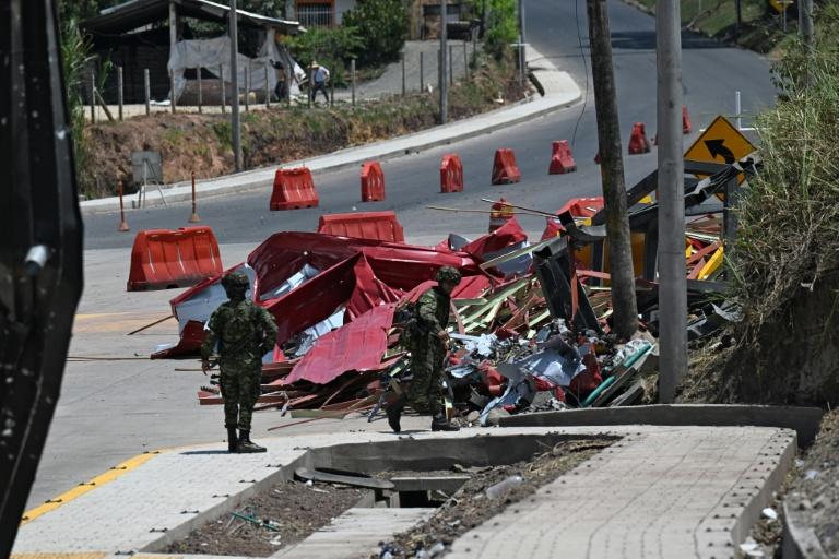 Colombie: deux attaques marquent le premier jour du président de la Espriella au pouvoir