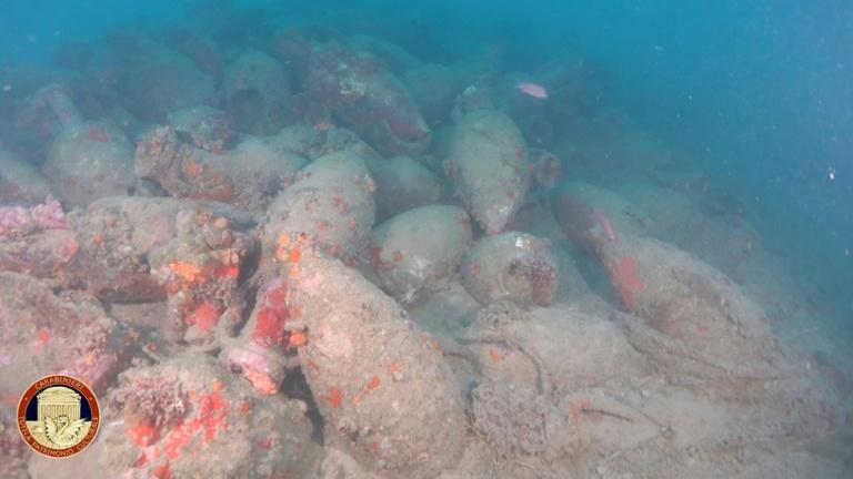 Une épave romaine chargée de centaines d'amphores découverte au large de la Sicile
