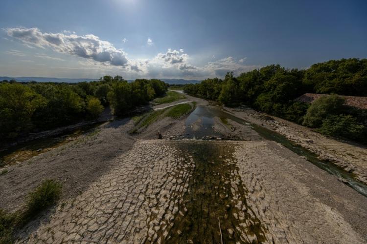 La sécheresse s'aggrave en France, près de deux tiers des nappes phréatiques en souffrance