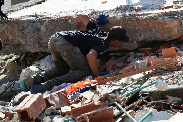 Pereira, une "ville zombie" après le tremblement de terre en Colombie
