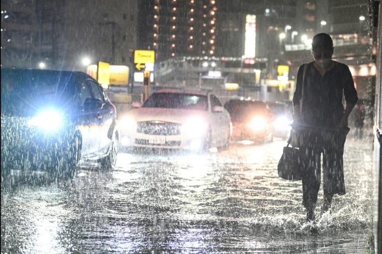 Japon: cinq morts lors de pluies "sans précédent" près de Tokyo