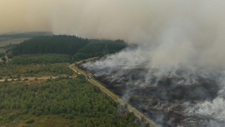 Face à un des pires incendies de son histoire, la Belgique compte sur du soutien aérien