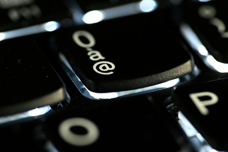 Qui sont ZeroBytes, les pirates du fisc qui affirment avoir vendu les données volées ?