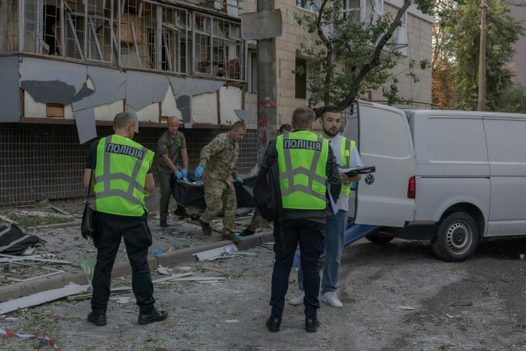 Ukraine : au moins 13 morts dans des frappes russes, Zelensky dénonce une "escalade"