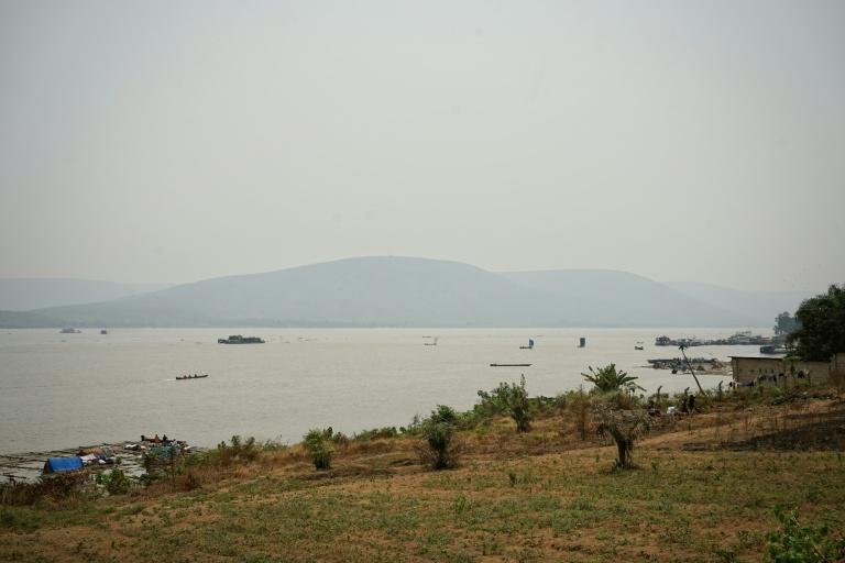 Aux abords de Kinshasa, stopper Ebola sur le fleuve Congo