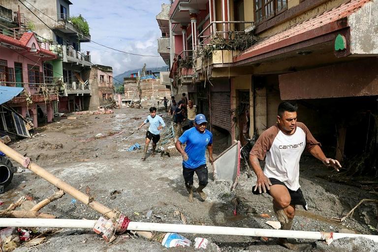 Au moins 180 morts et plus de 1.300 disparus après la crue dévastatrice au Népal et au Tibet