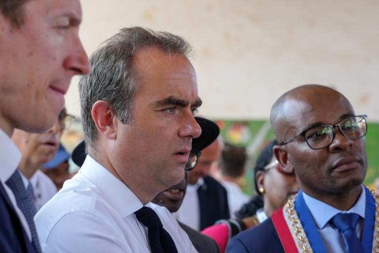 Reconstruction de Mayotte: Lecornu veut un "choc" des mises en chantier