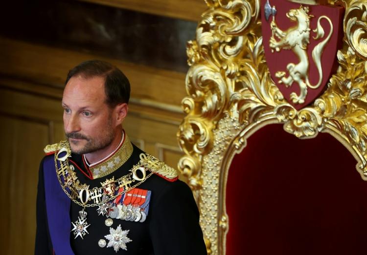 Norvège: le roi Haakon VIII a prêté serment sans son épouse, convalescente