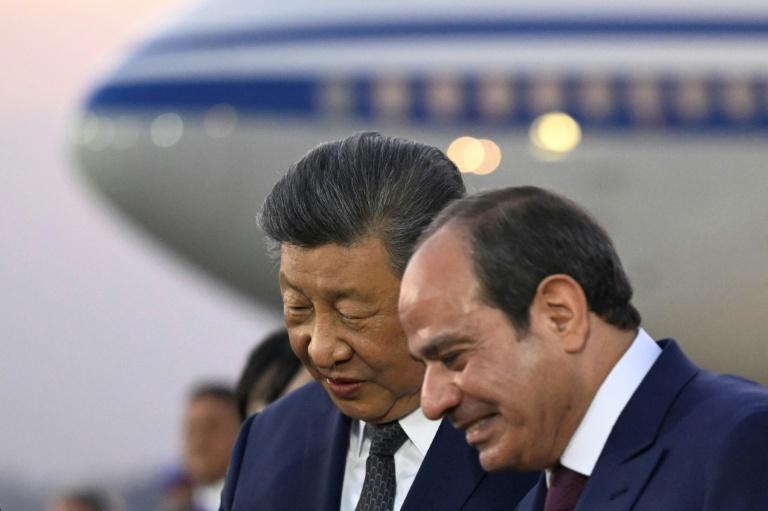 Dans une rare visite en Egypte, Xi appelle à combattre "les ingérences" au Moyen-Orient