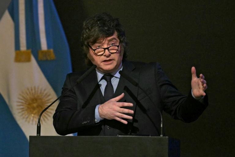 Milei, dopé par Trump, durcit le ton sur la revendication argentine sur les Malouines