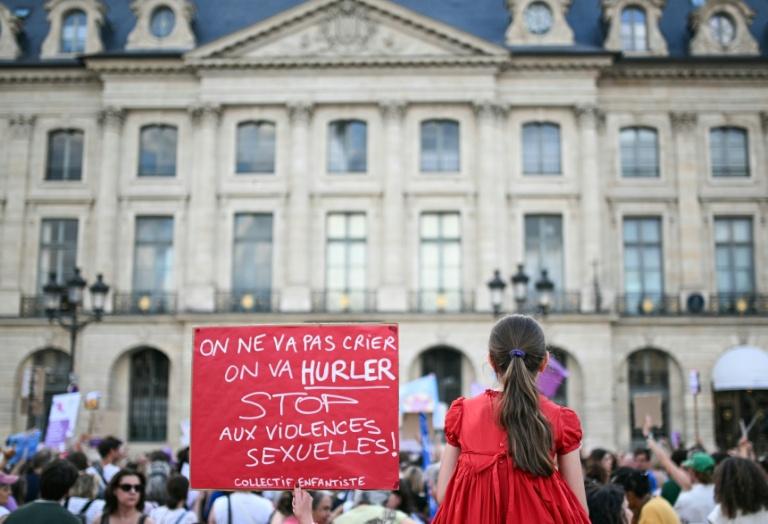 Violences sexistes et sexuelles: la loi intégrale arrive à l'Assemblée, les associations retournent dans la rue
