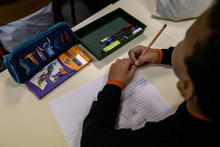 Education: les résultats des élèves français au test Pisa n'ont jamais été aussi bas (OCDE)