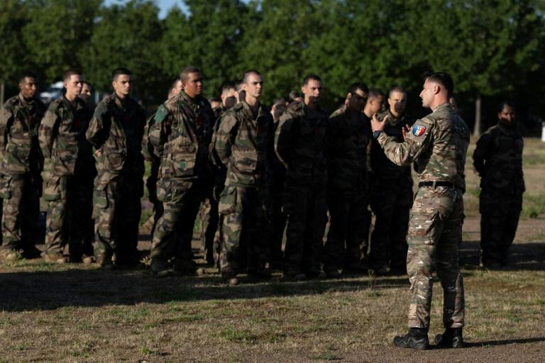 Macron va dévoiler à Orange le nom de la première promotion du service militaire national