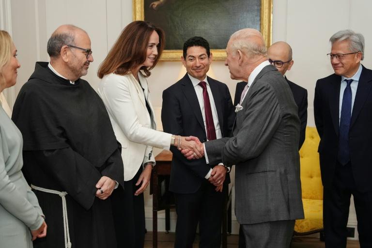 En Ecosse, Charles III met en garde les géants de la tech contre les "risques existentiels" de l