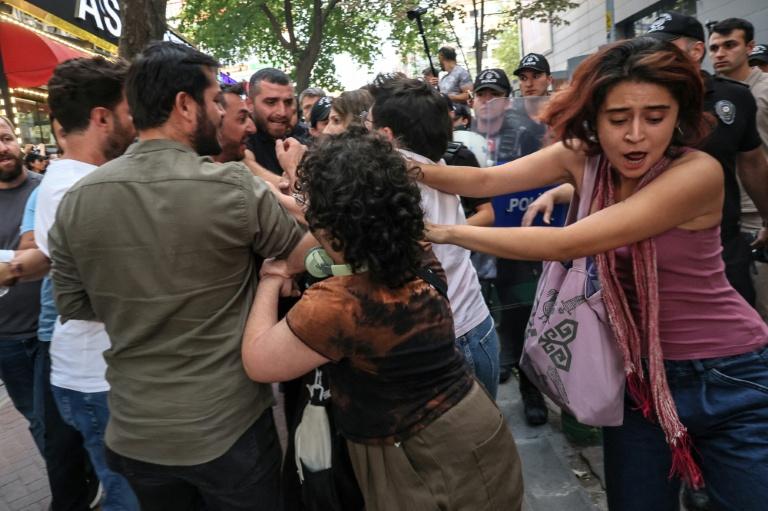 Turquie: avec la répression anti LGBT+, "Erdogan lance la campagne présidentielle" (militant)