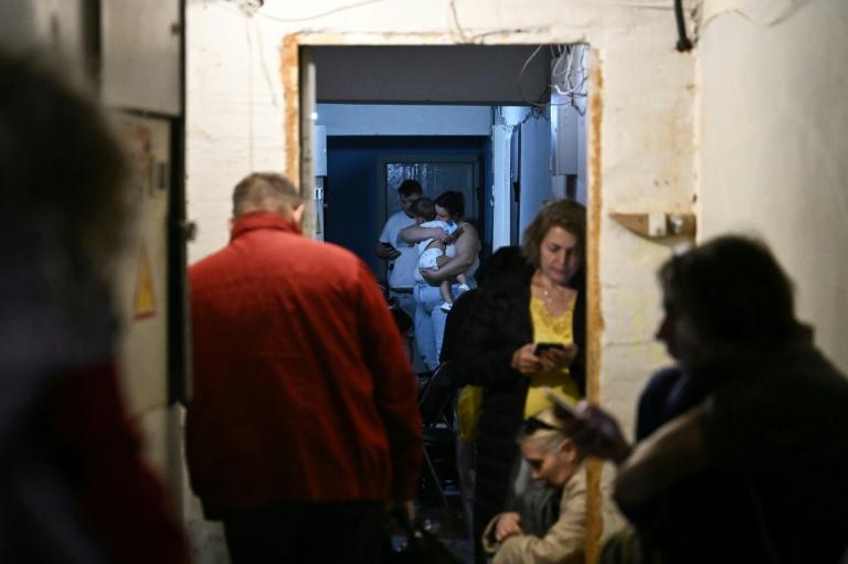 Kiev visée par des missiles russes, au moins deux morts