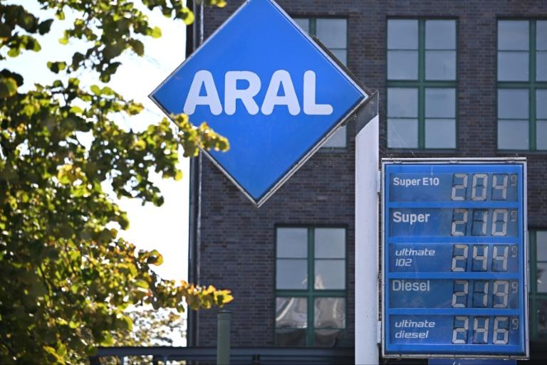 Gazole: les Européens se réunissent pour tenter de faire baisser les prix, sous forte pression américaine