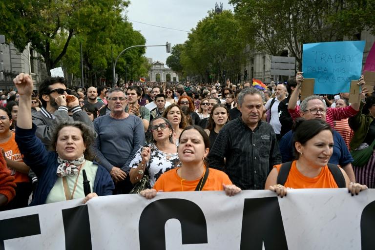 Espagne : après le rejet des mesures du gouvernement, des manifestations monstres pour le droit au logement