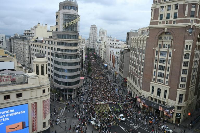 Espagne : après le rejet des mesures du gouvernement, des manifestations monstres pour le droit au logement