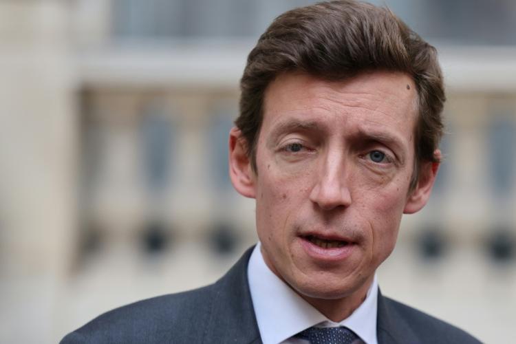 Lycées: les cours suspendus lundi dans "400 à 500 établissements", avant "l'acte III"