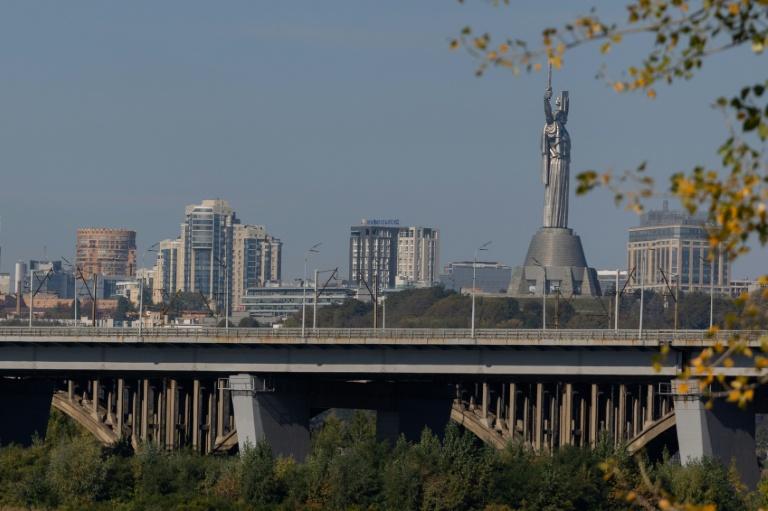 À Kiev, le quotidien bouleversé par l'évolution des attaques russes