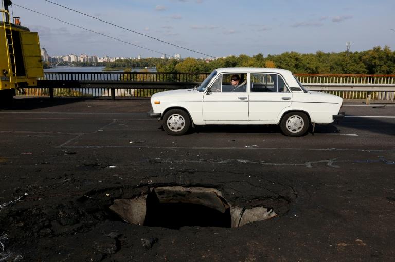 À Kiev, le quotidien bouleversé par l'évolution des attaques russes
