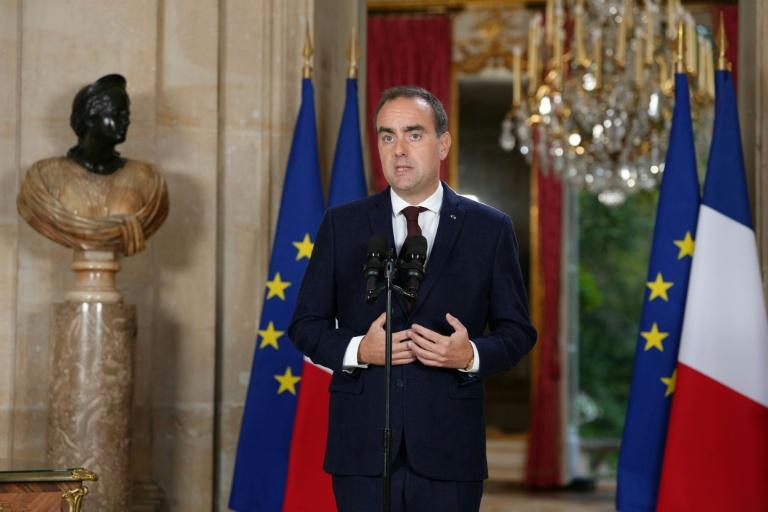Cerné par les crises, Lecornu cible la colère sociale et temporise sur les lycéens