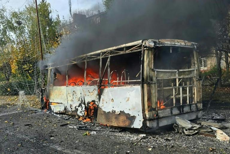 Ukraine : une frappe russe contre deux bus fait au moins 30 morts dans l'est