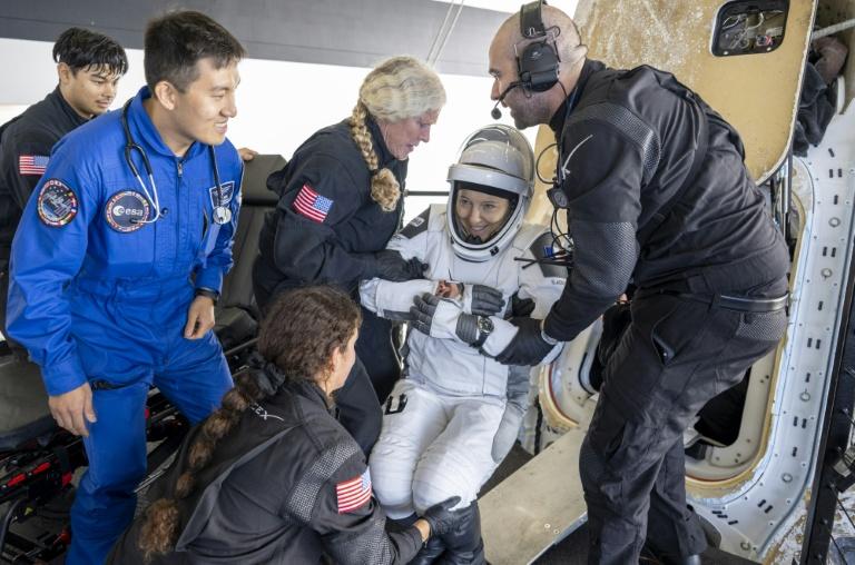 La Française Sophie Adenot et l'équipage de Crew-12 de retour sur Terre