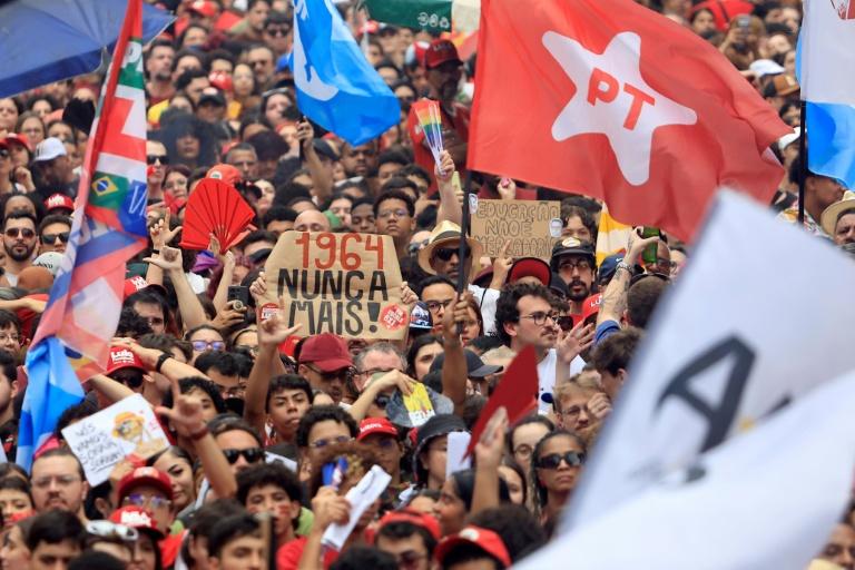 Brésil : Lula mise sur l'allègement de la semaine de travail avant le second tour de la présidentielle