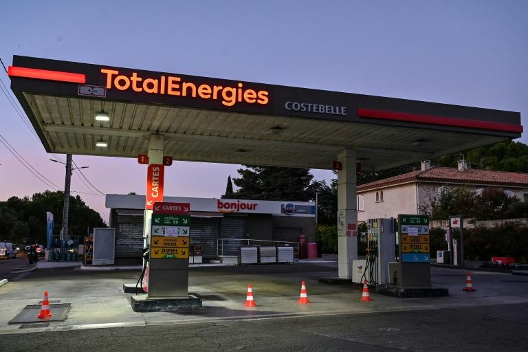 Le gouvernement assure que les prix du gazole baisseront "dès le 1er novembre"