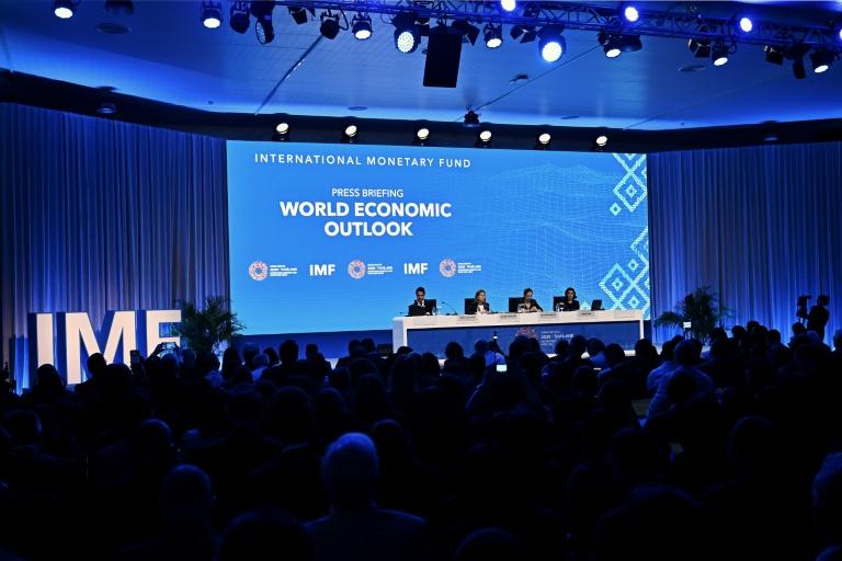 Le FMI relève sa prévision 2026 pour l'économie mondiale, tiraillée entre choc énergétique et boom de l'IA