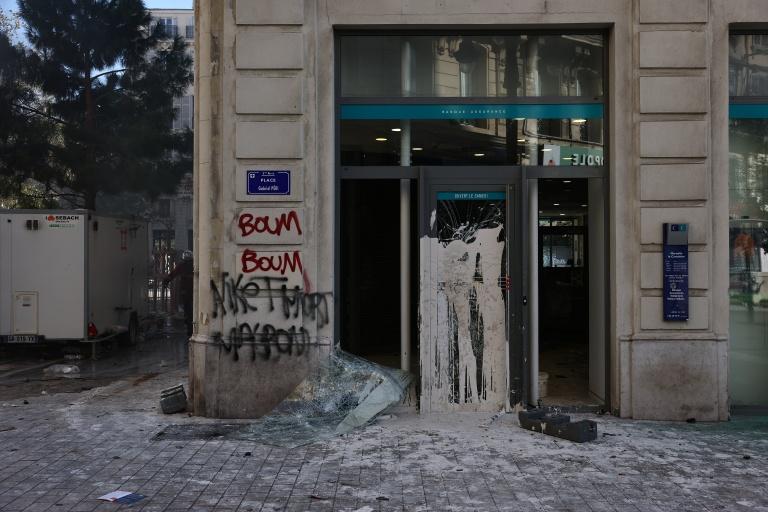Les grandes villes en proie aux pillages en marge des manifestations