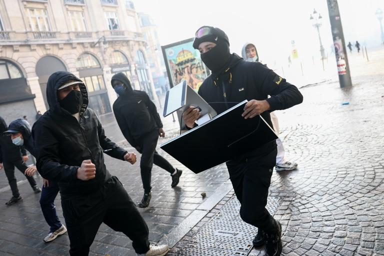 Les grandes villes en proie aux pillages en marge des manifestations