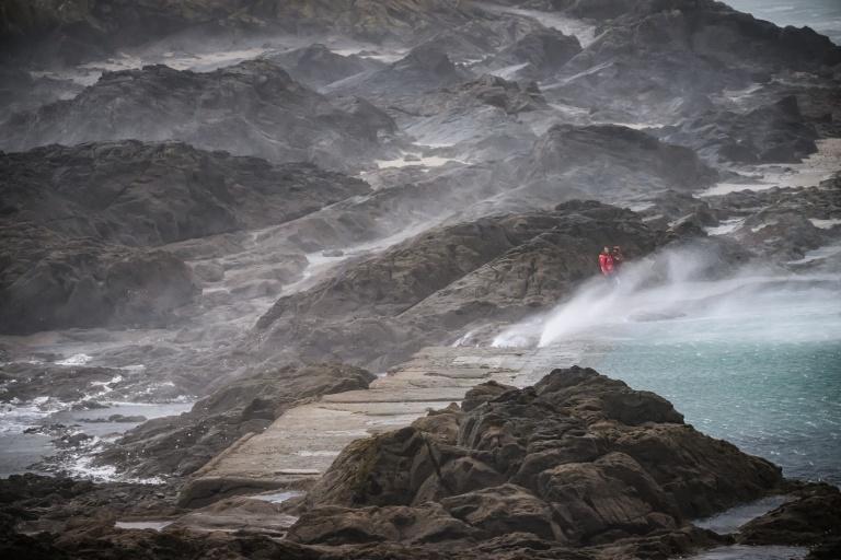 Tempête Austen : 288.600 foyers sans électricité, 23 départements en vigilance orange