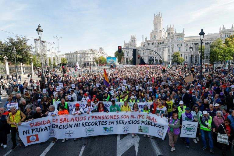 Espagne: à Madrid, des milliers de manifestants pour défendre les retraites avant les élections
