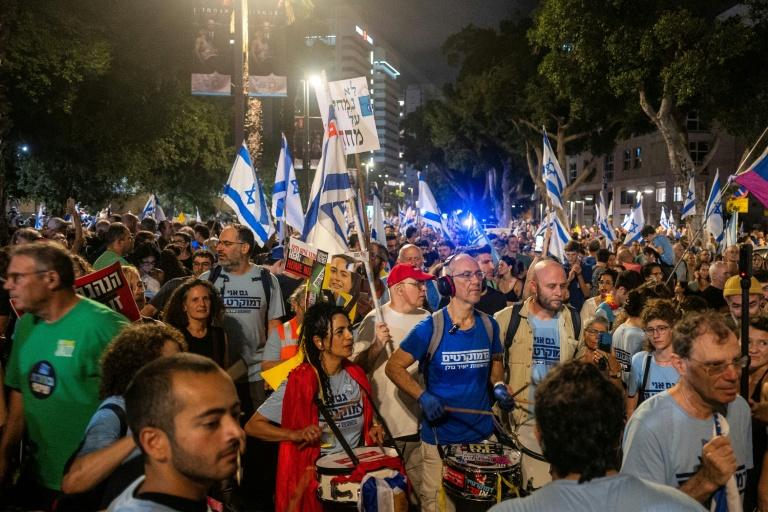 A Tel-Aviv, rassemblement massif contre Netanyahu avant les élections