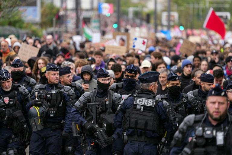 Après un samedi plus calme qu'attendu, les autorités prudentes sur les suites de la colère sociale