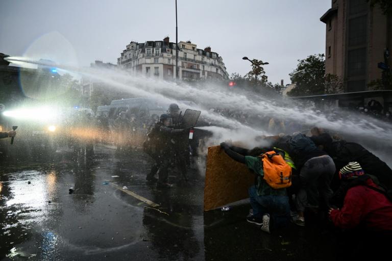 Après un samedi plus calme qu'attendu, les autorités prudentes sur les suites de la colère sociale