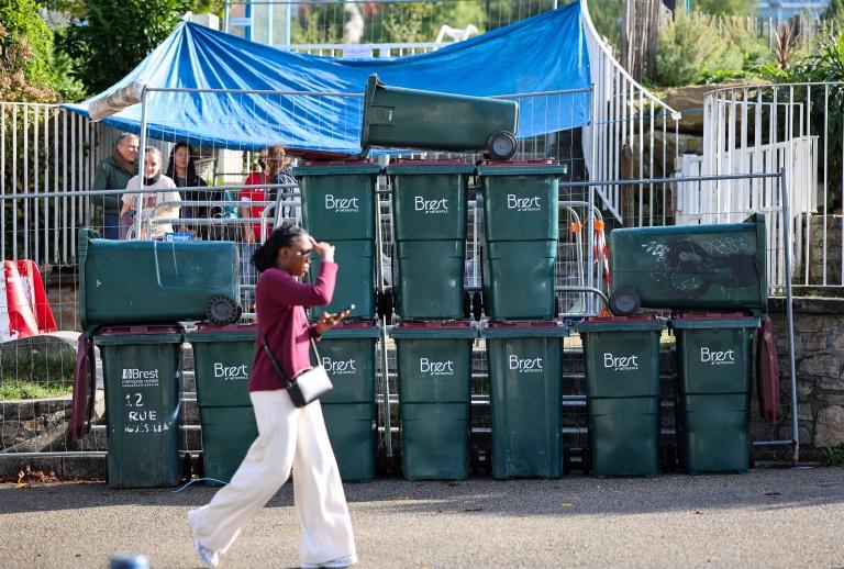 Après un mois de crise lycéenne, le gouvernement promet lundi "des réponses très concrètes"