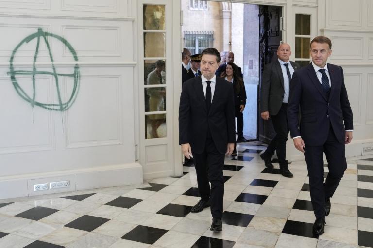 Macron promet de maintenir le "calme" avant un nouveau samedi "à risque"