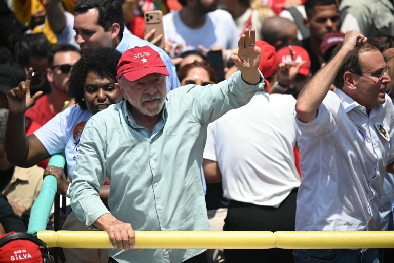 Brésil : la réélection de Lula saluée dans le monde, contestée par Bolsonaro