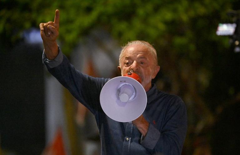 Brésil : la réélection de Lula saluée dans le monde, contestée par Bolsonaro