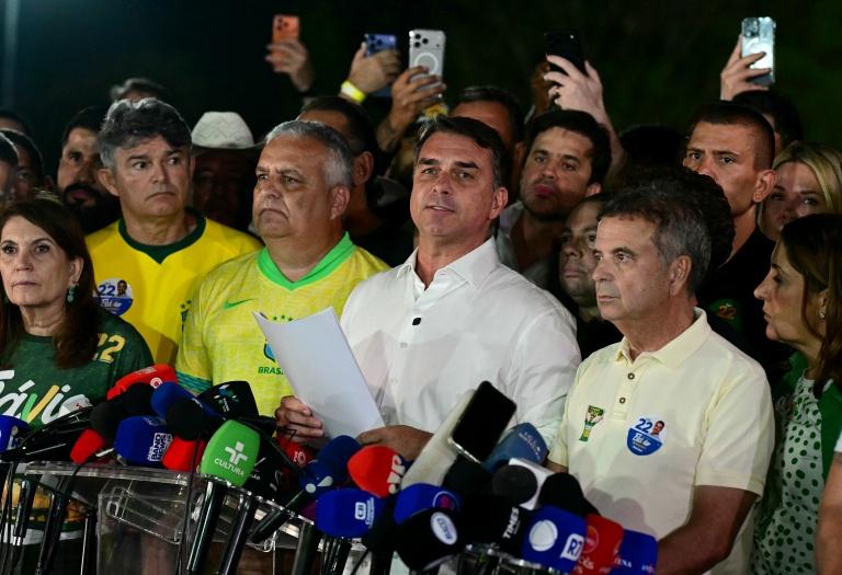 Flavio Bolsonaro a fui le Brésil pour les États-Unis, selon des médias américains