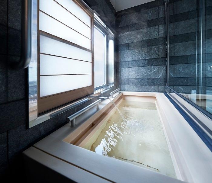 Les baignoires grand luxe du train shiki-shima au Japon