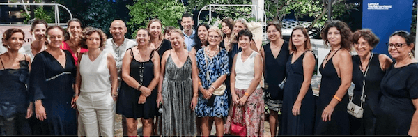 ©S.Male – Une partie des bénévoles d’Accueil Singapour