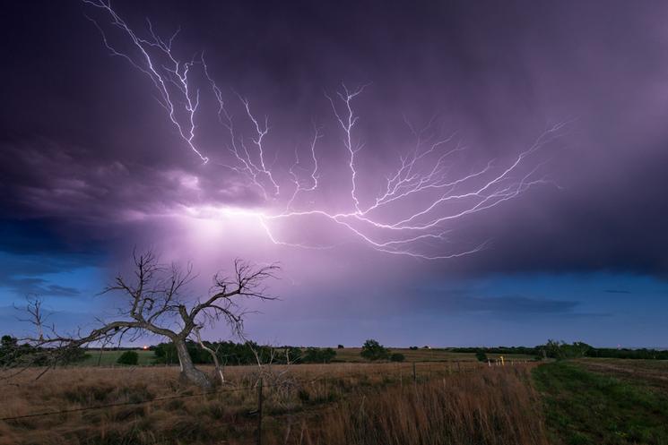 éclair lors d'un orage,